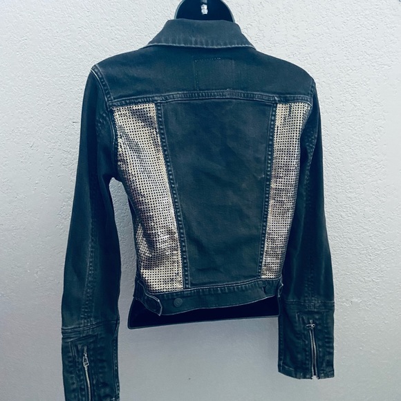 Vintage Levi’s Denim Trucker Jacket w/ Sequin Panels on front and back! - Small - Picture 4 of 8